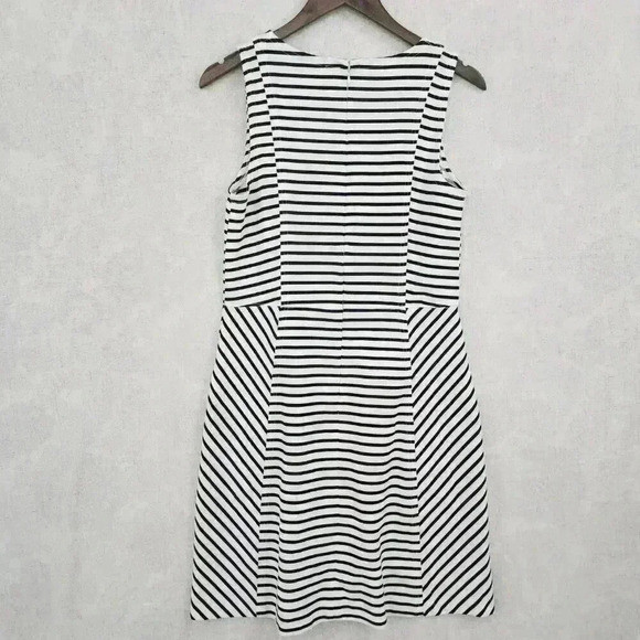 Loft Fit & Flare Striped Knee Dress Size 8 Sleeveless 3541P - Picture 2 of 8